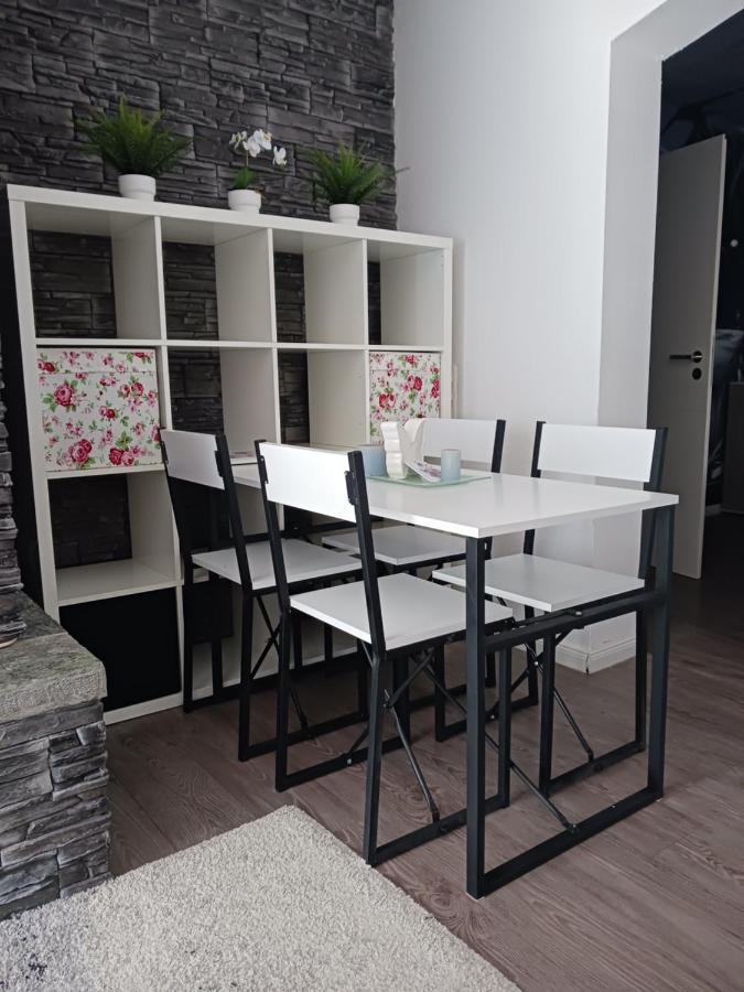Moderne In Ruhiger Lage *