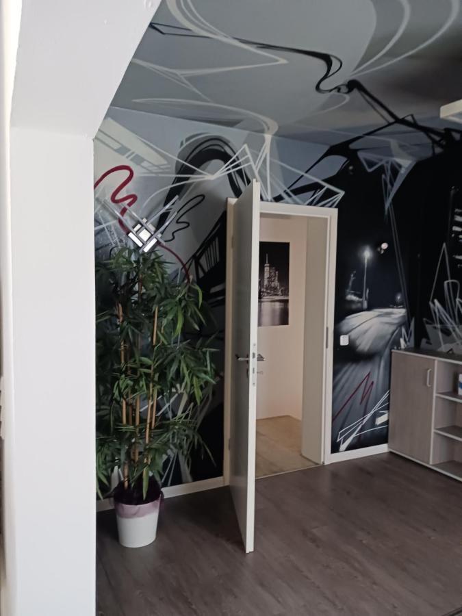 Moderne In Ruhiger Lage *